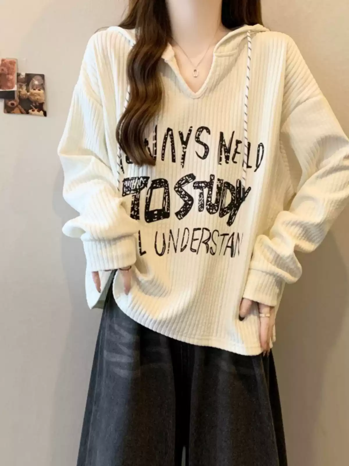 Hooded Straight Shoulder Sweatshirt