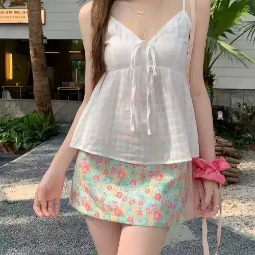 Small fresh floral short skirt