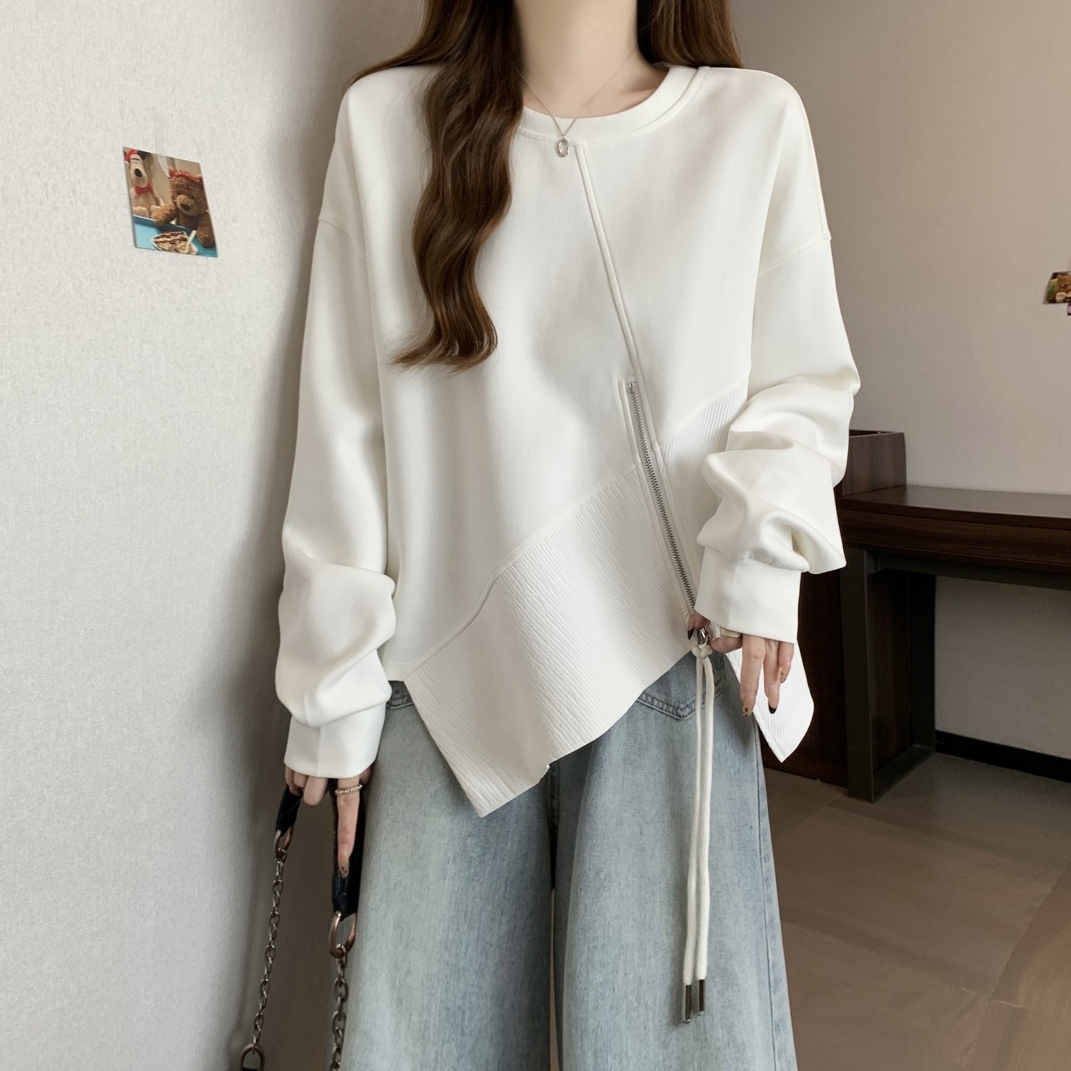 Irregular sweatshirt