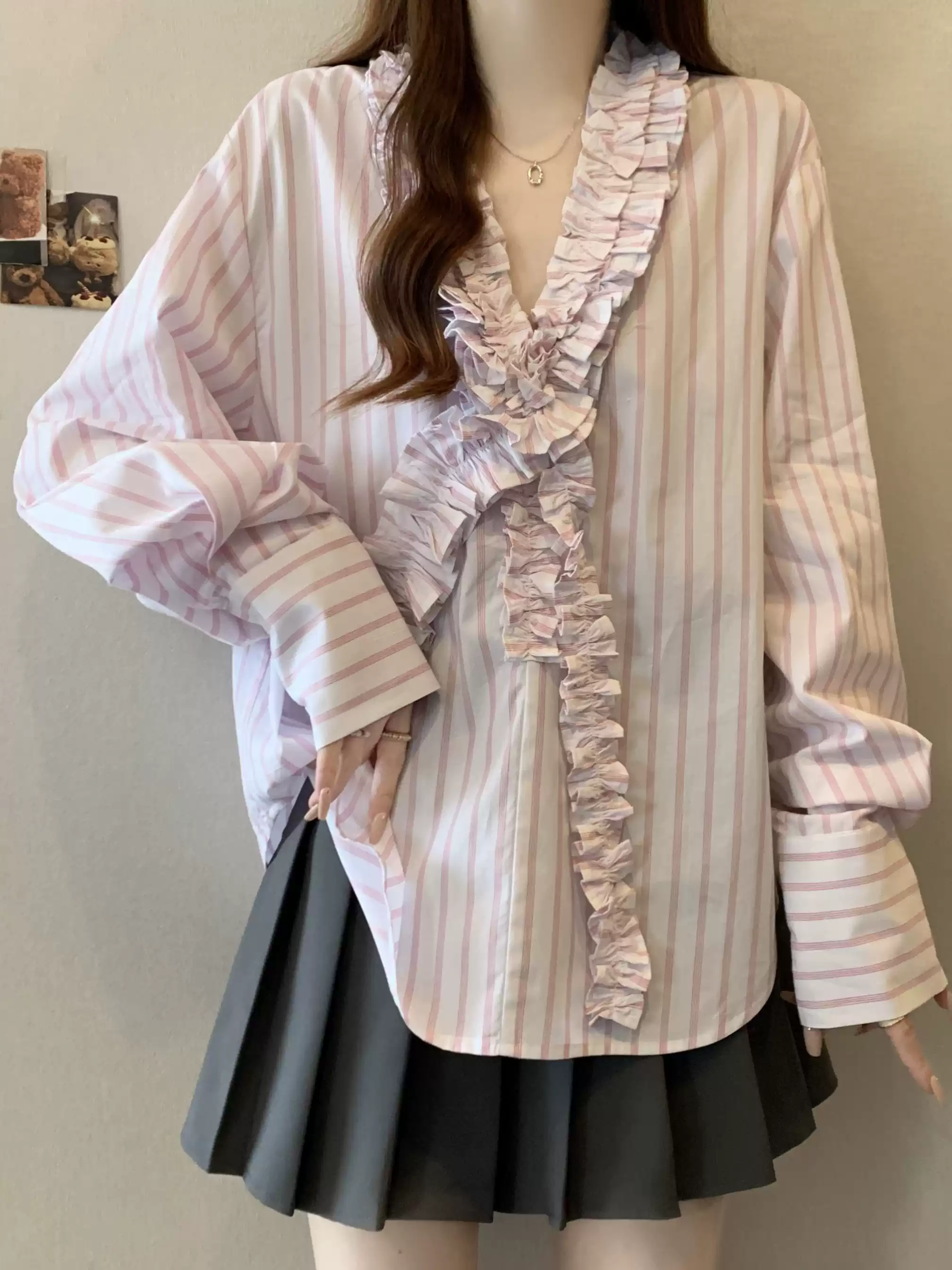 V neck long sleeve shirt women