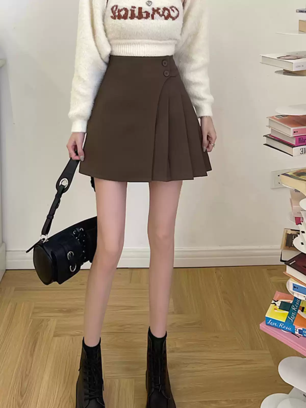 High waist hip-hugging A-line mini skirt