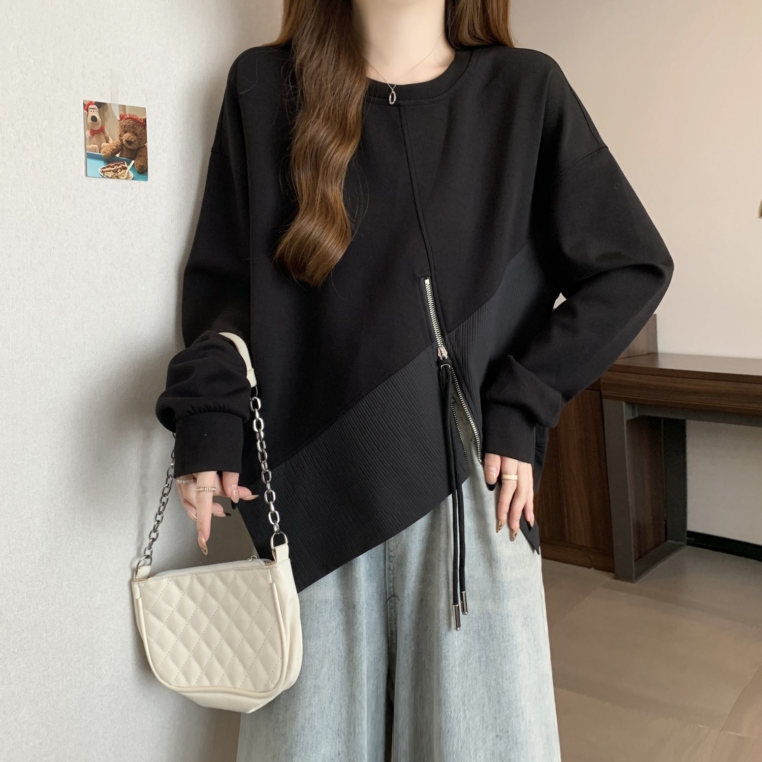 Irregular sweatshirt