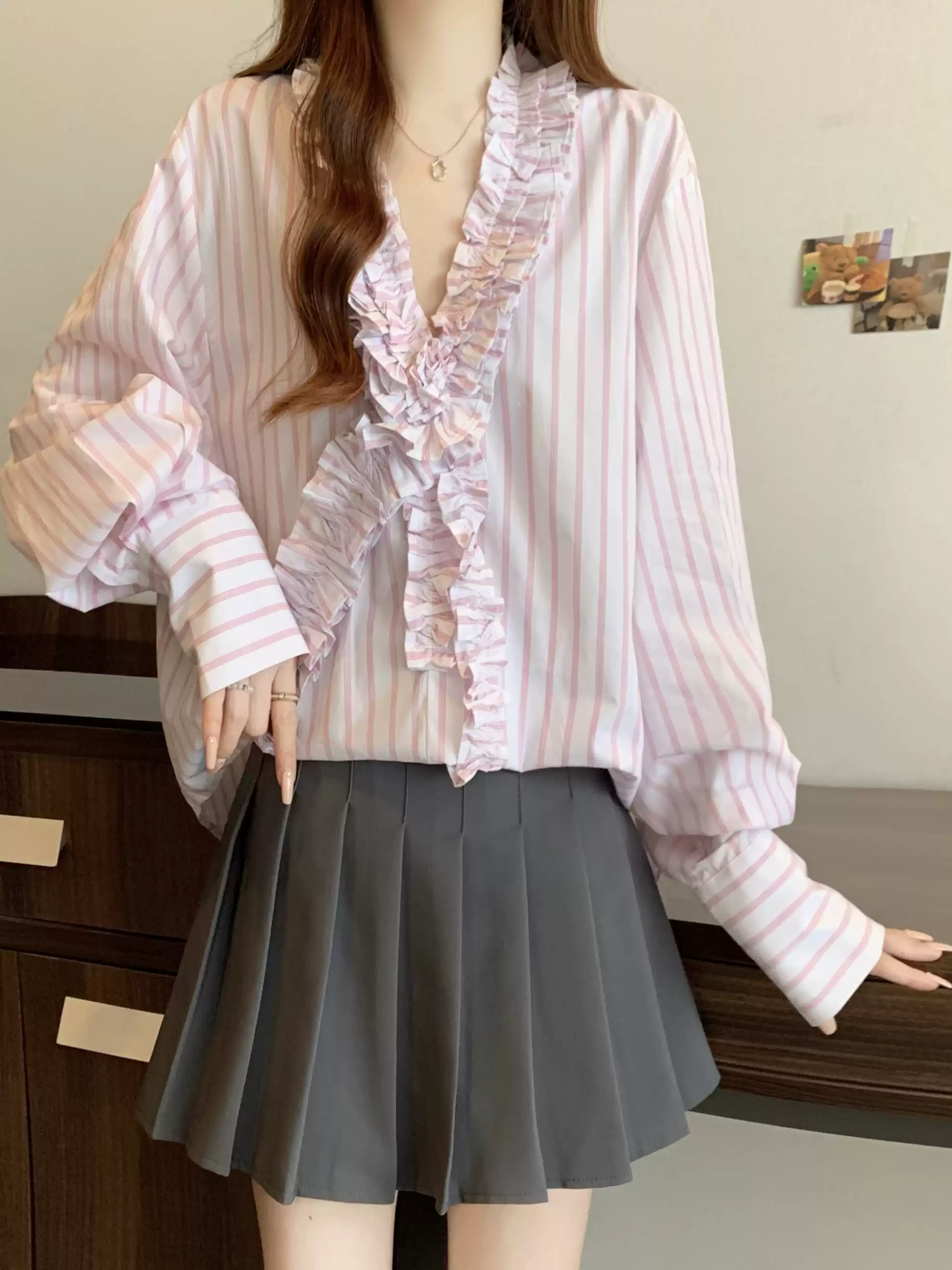 V neck long sleeve shirt women