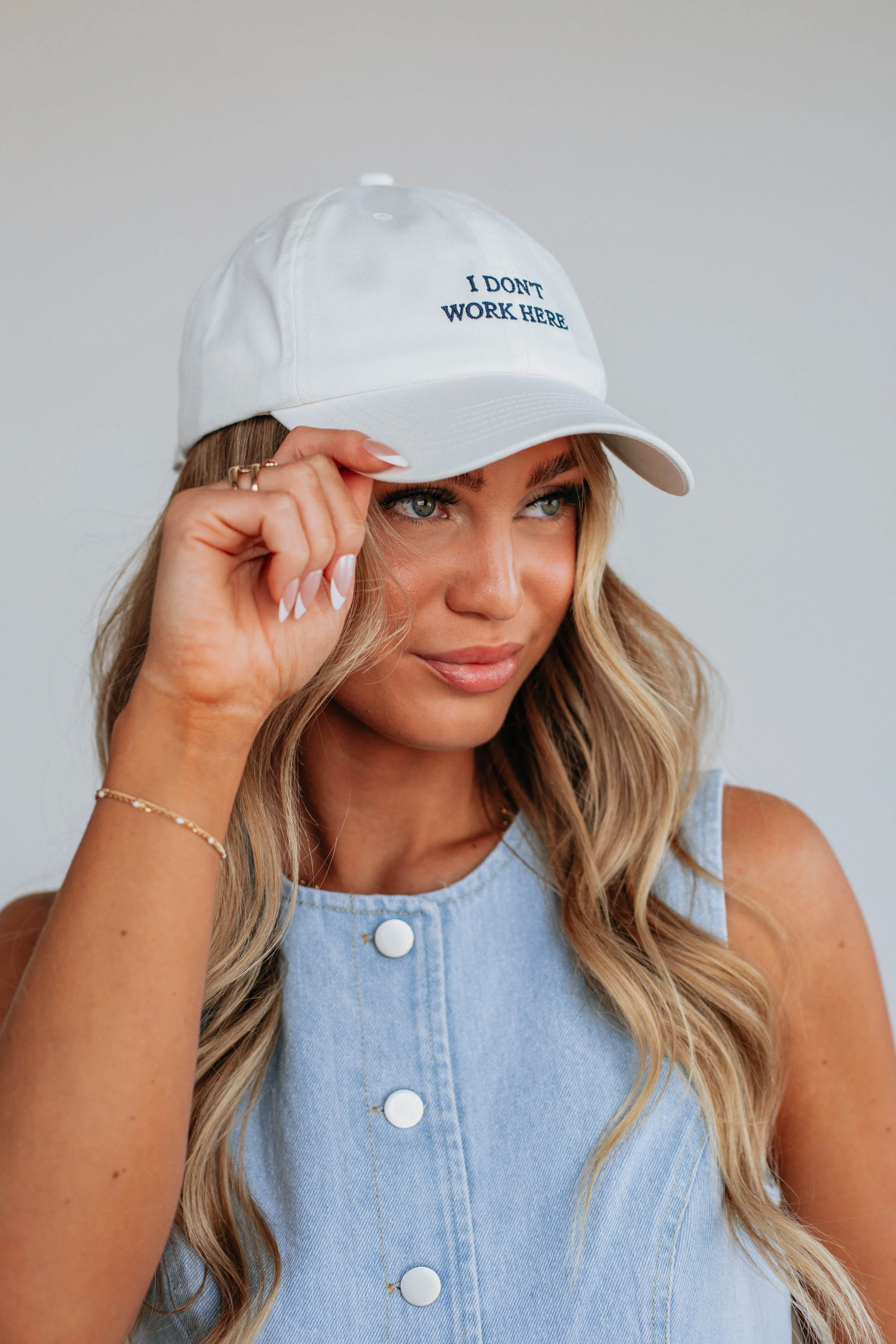 I Don't Work Here Baseball Hat