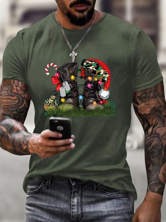 Men's Veteran's Christmas Boots Print Short Sleeve T-shirt